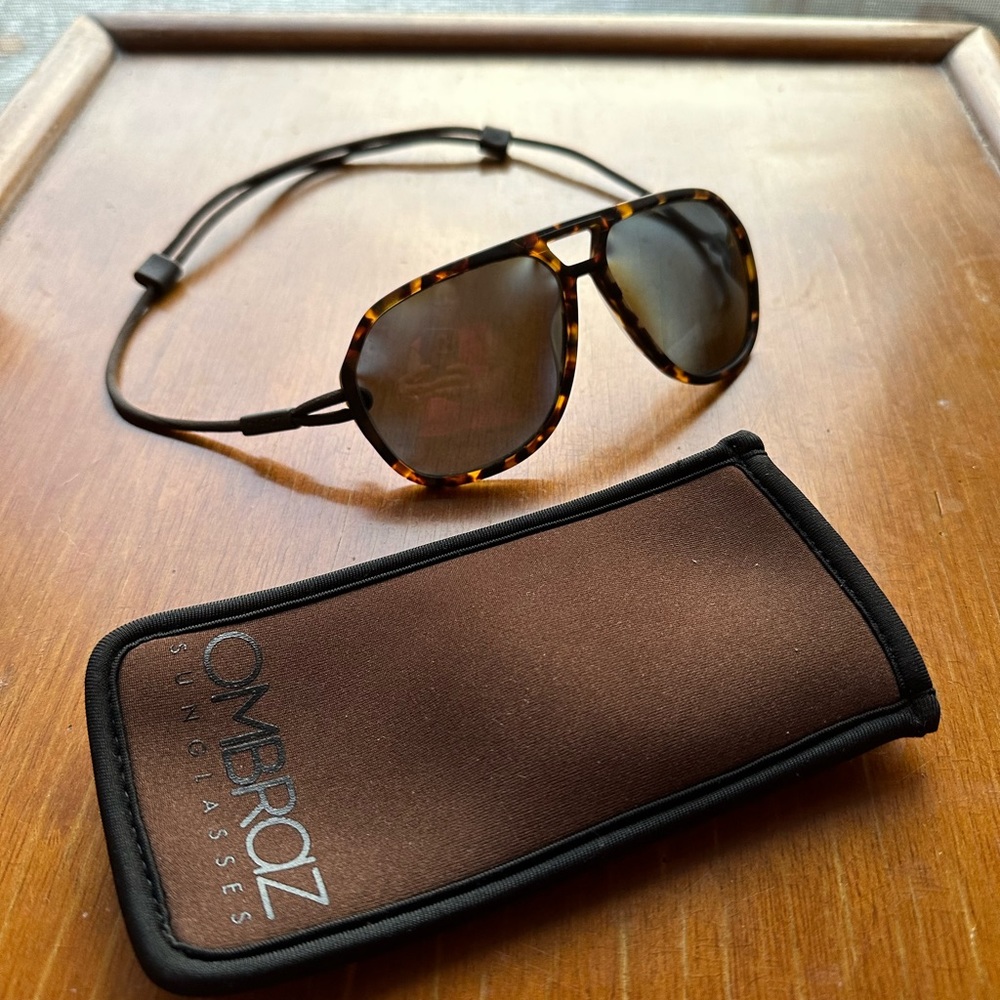 OMBRAZ Classic Polarized Armless Sunglasses in Tortoise